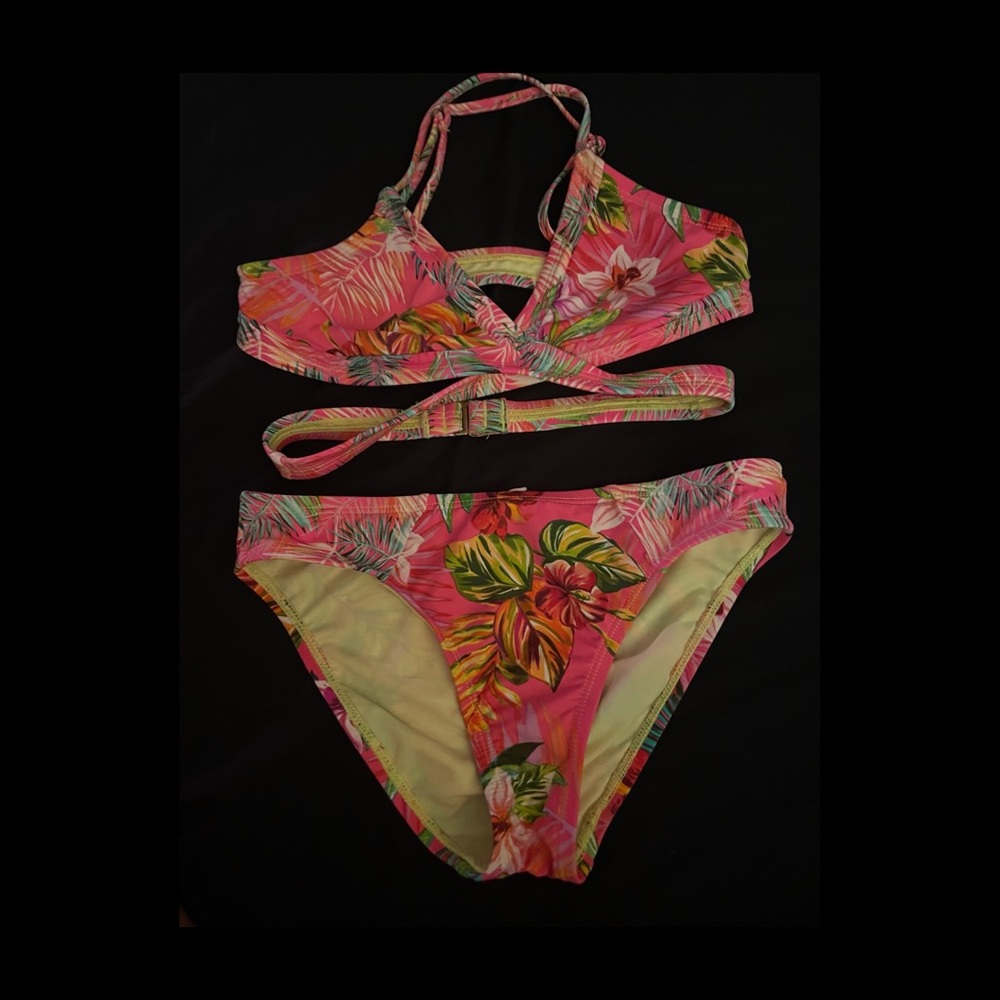 crisscross colorful swimsuit. size small.